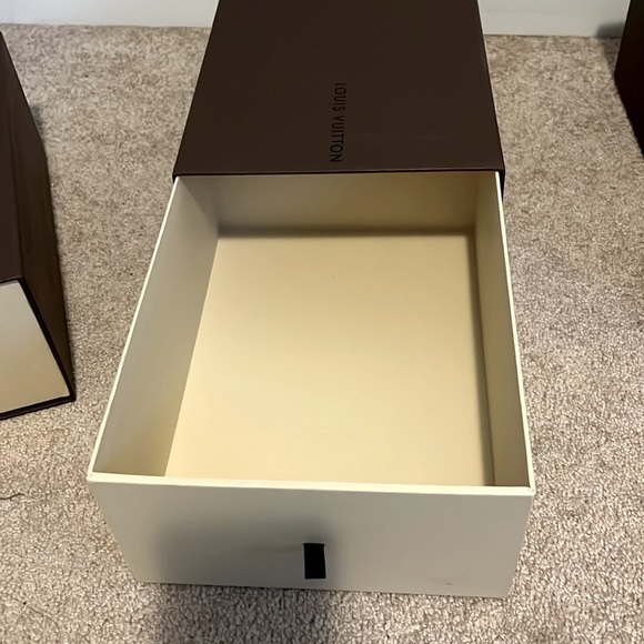 Louis Vuitton storage box - Picture 3 of 5